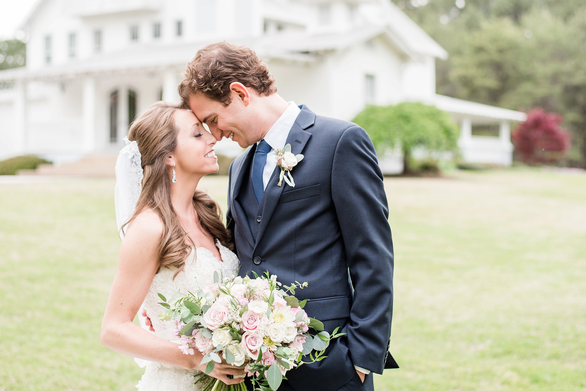 Sonnet House Blush and Gold Spring Wedding | Birmingham Alabama Wedding Photographers_0034.jpg