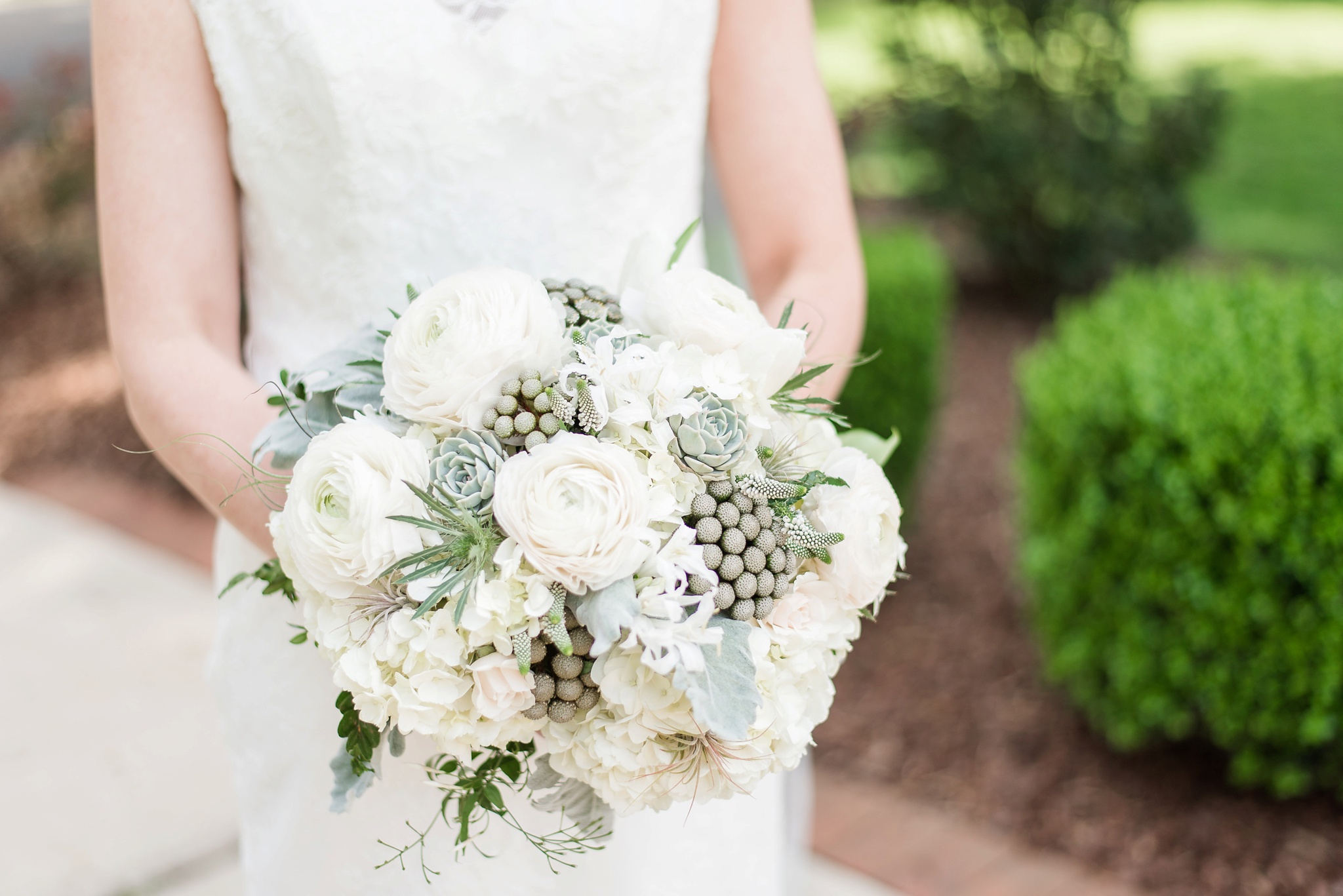 Spring Blue and Ivory Plantation Wedding - Birmingham Alabama Wedding Photographers_0021.jpg