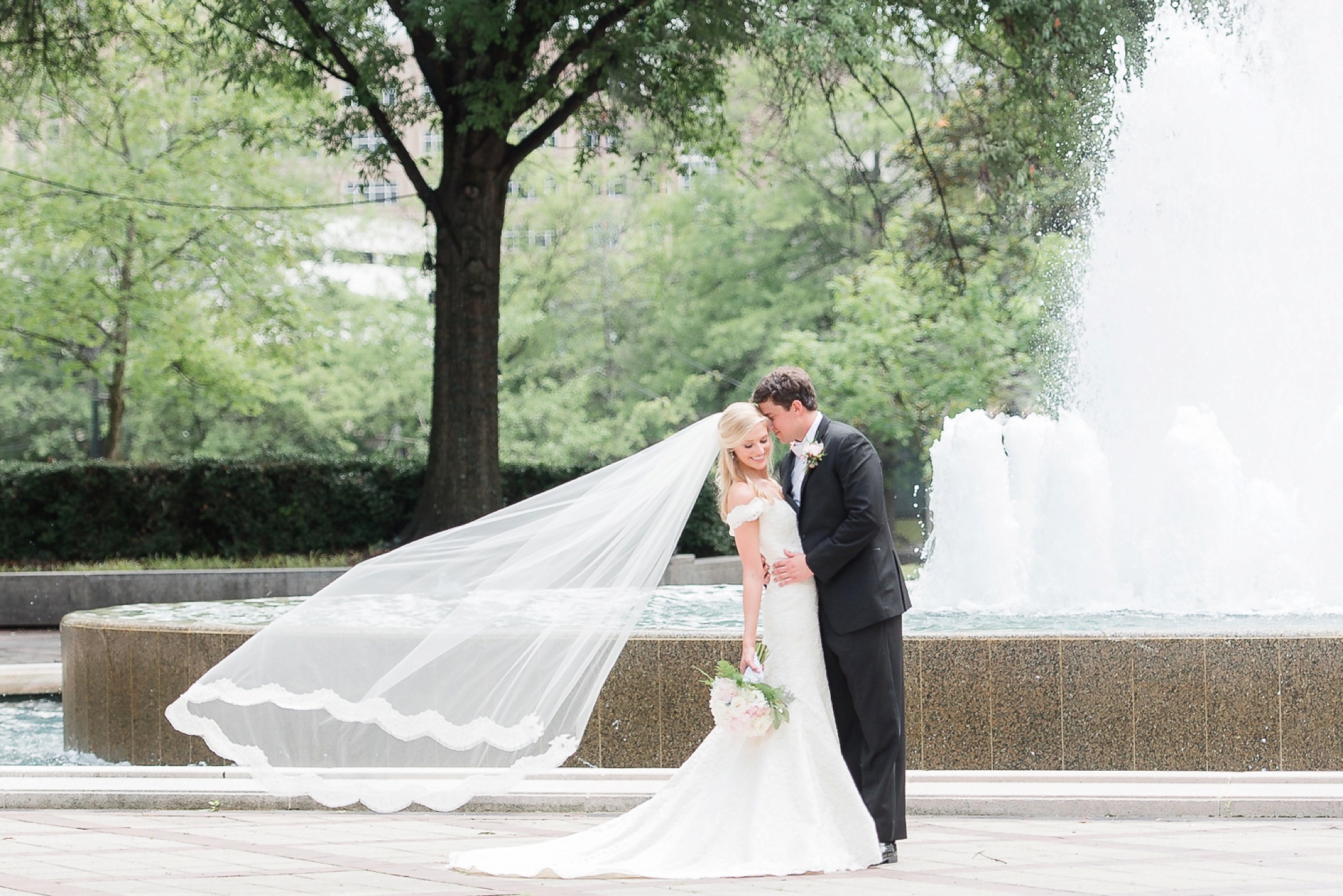 Downtown Birmingham Haven Tutwiler Riverchase Wedding Day | Birmingham Alabama Wedding Photographers_0026.jpg
