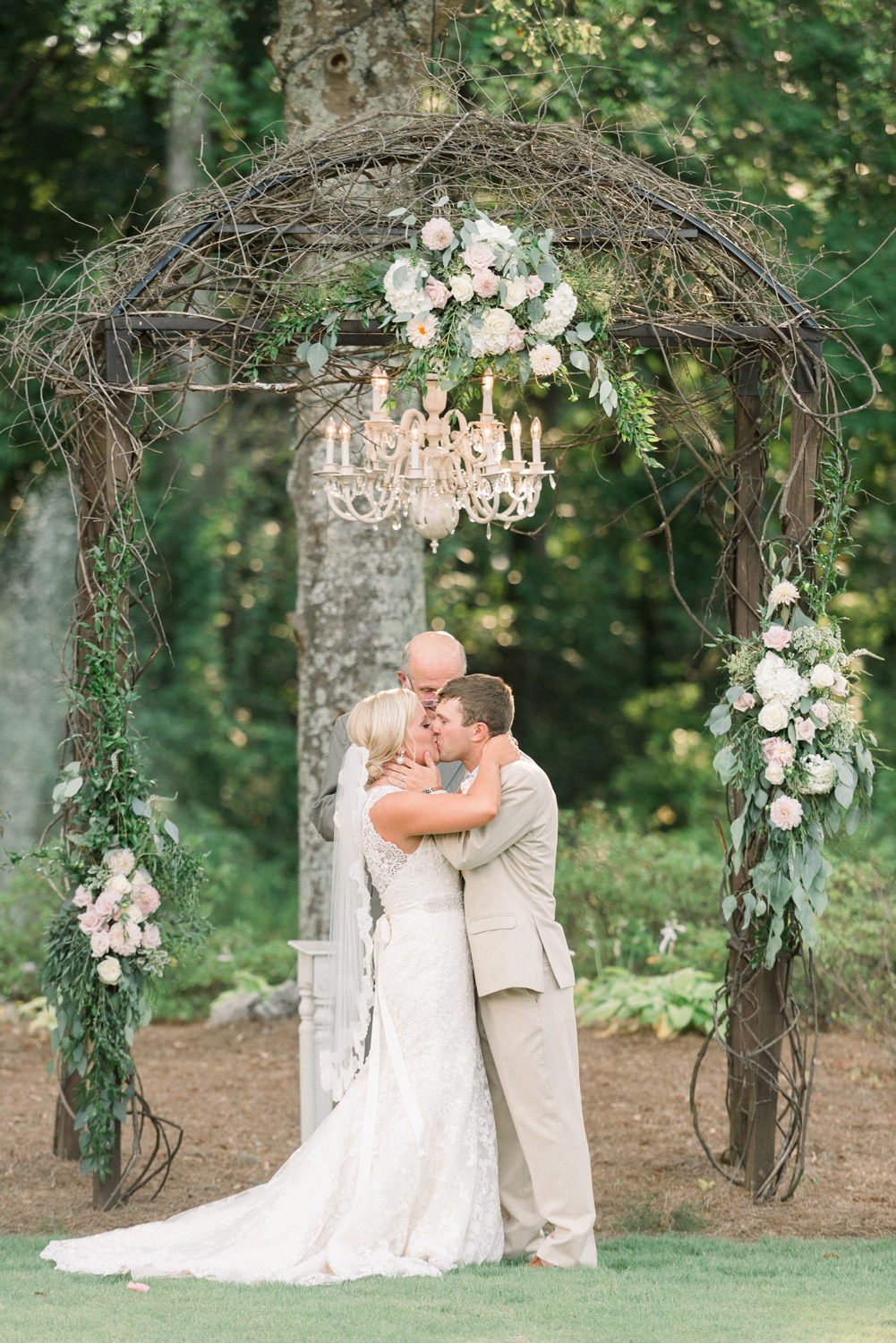 Southwind Plantation Wedding Day | Birmingham Alabama Wedding Photographers_0033.jpg