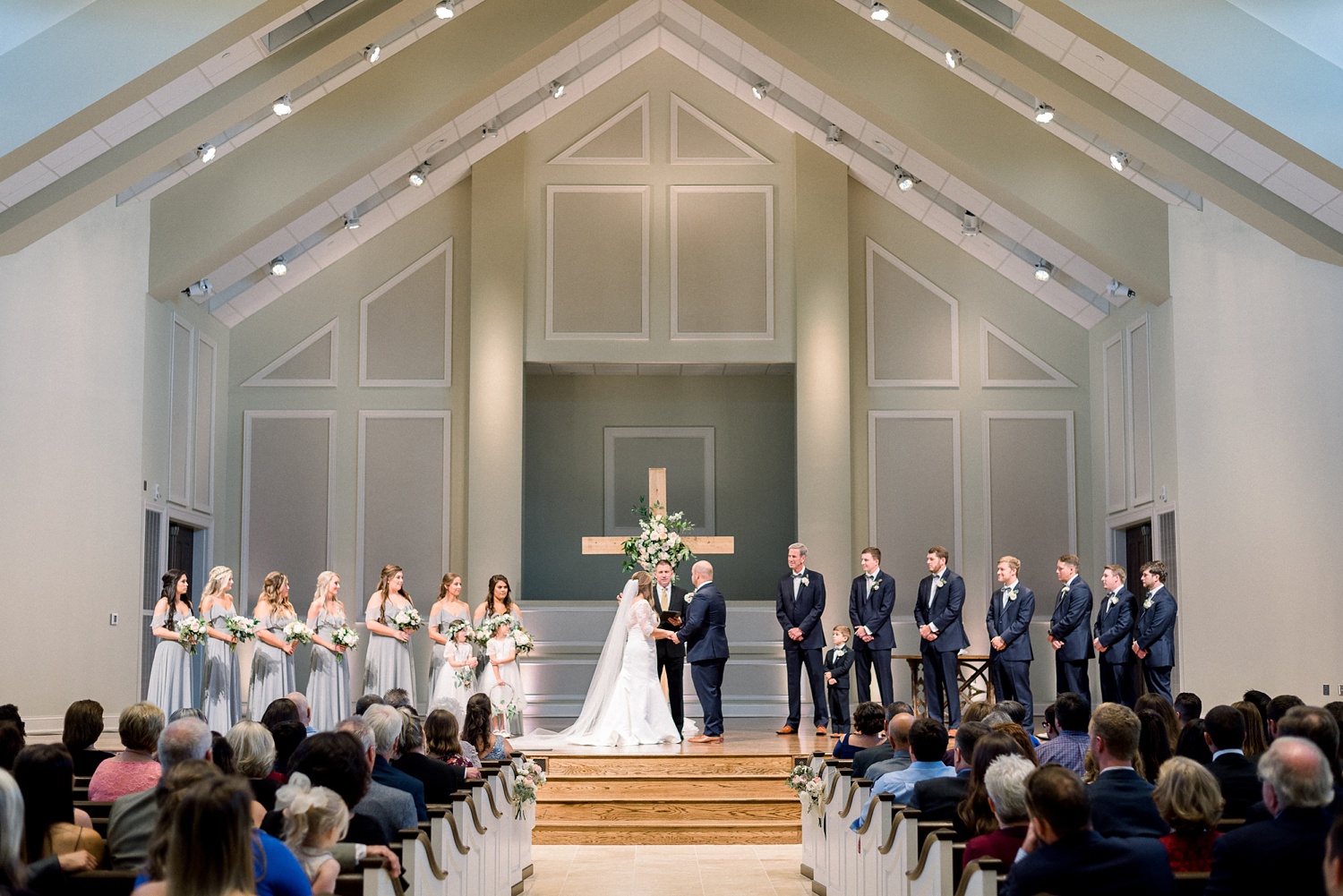 Church of the Highlands Bridgestreet Gallery Wedding | Alabama Wedding Photographers_0023.jpg