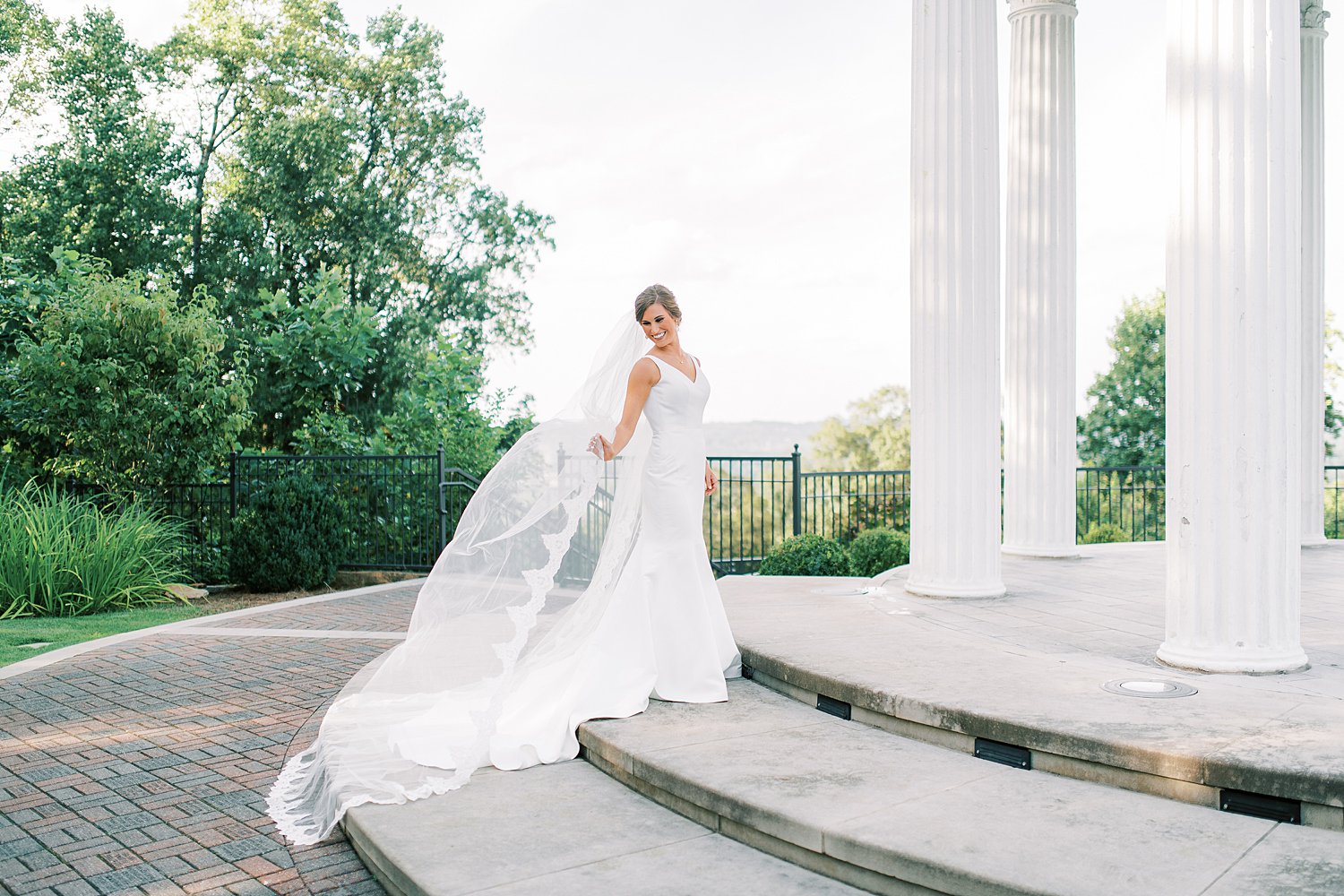 Downtown Birmingham Vestavia Temple Bridal Session | Birmingham Alabama Wedding Photographers_0001.jpg