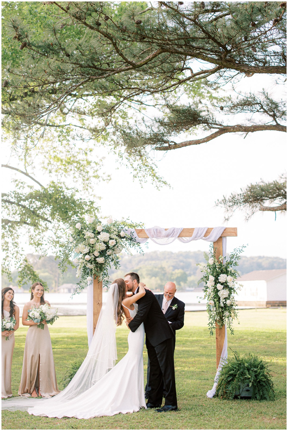 Lakeside Private Residence Wedding Day | Birmingham Alabama Wedding Photographers_0044.jpg